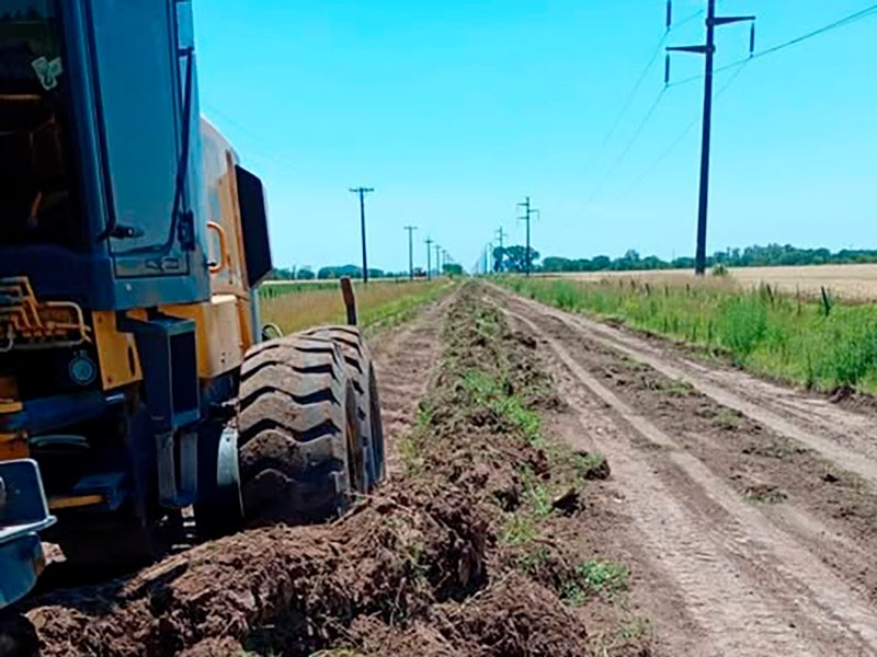 Trabajos en caminos rurales y calles de la ciudad