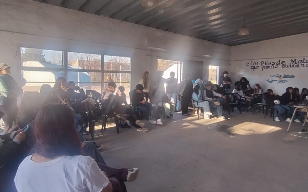 La Delegación Municipal lleva adelante la puesta en valor del predio, transformándolo en un espacio deportivo, cultural y de libre acceso para toda la comunidad y las instituciones educativas.
