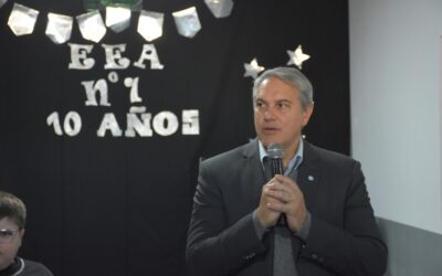 Golía presente en el 10° aniversario de la Escuela de Educación Artística