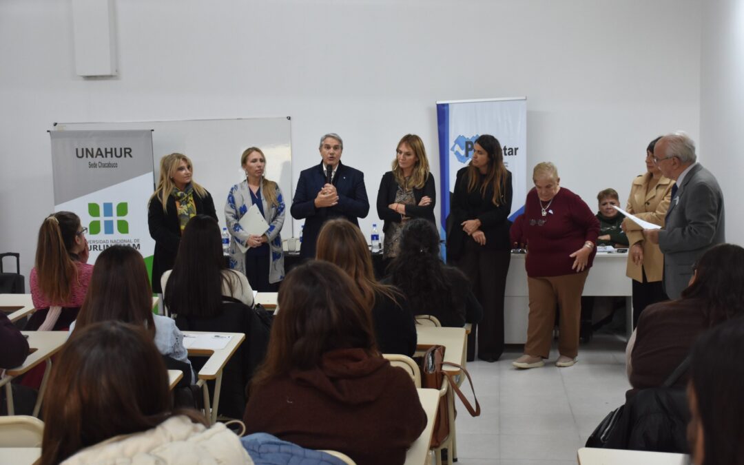 Golía entregó certificados a docentes tras finalización de cursos de la Universidad de Hurlingham