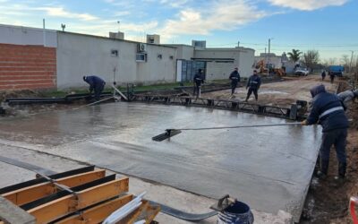 Continúan los trabajos de pavimentación en calle Santiago del Estero