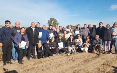 34 beneficiarios recibieron la carpeta de posesión de terrenos en calle Avellaneda