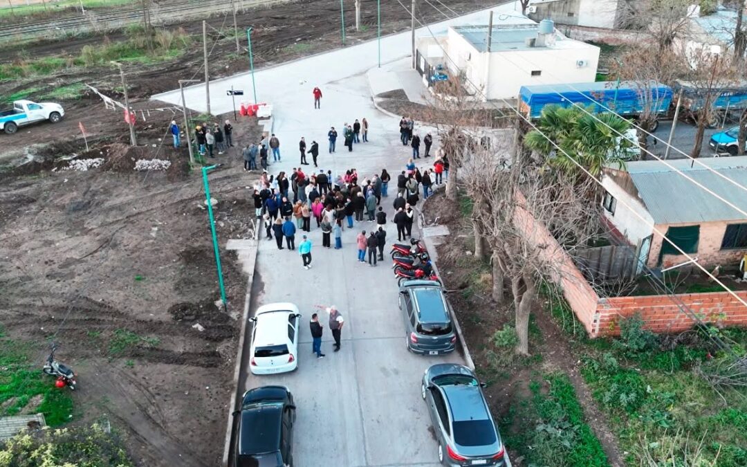 Golía inauguró una cuadra de pavimento y dejó habilitado el aliviador vehicular sobre calle Dr. Fernández