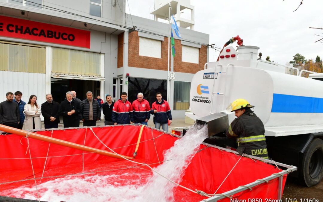Trabajo mancomunado entre Municipio y Bomberos Voluntarios: Se presentó un nuevo sistema de carga rápida de agua