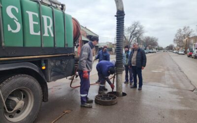 Comenzó la limpieza integral de cámaras y desagües pluviales con camión desobstructor