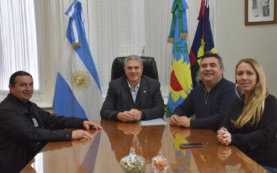 Golía entregó un reconocimiento a César Lucci, quien se jubiló tras 42 años de trabajo en la Delegación de O’Higgins