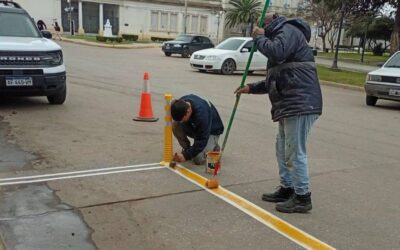 Seguridad: continúan las tareas de demarcación vial y colocación de elementos rebatibles en espacios públicos