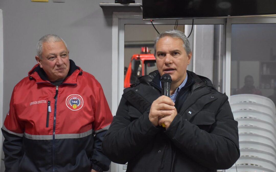 Golía presente junto a los Bomberos Voluntarios en el 46º aniversario del Cuartel de Chacabuco