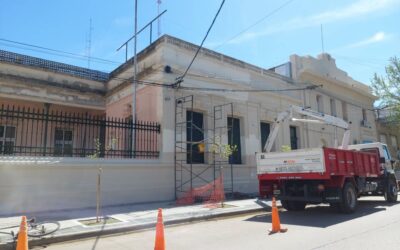 Pintura y embellecimiento de la Escuela N° 1 y el histórico edificio de la Delegación de Trabajo