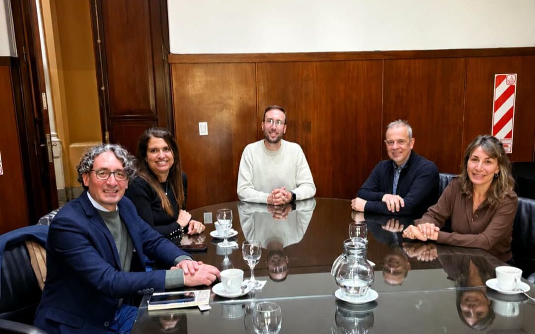 Reunión de trabajo en la Facultad de Ciencias Económicas
