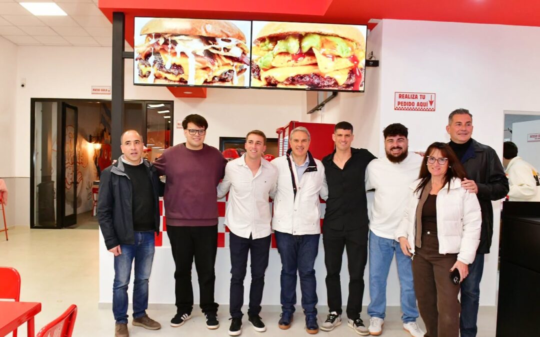 Golía presente en la inauguración de la nueva casa de comidas “Gula”