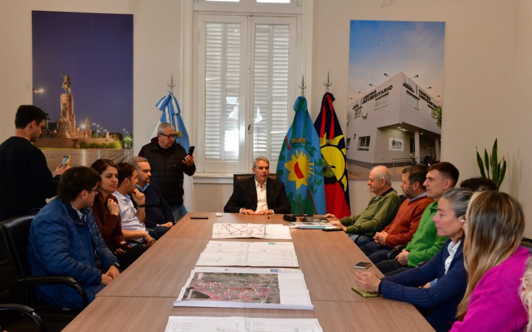 Golía y su equipo técnico presentaron proyectos de Obras Hidráulicas
